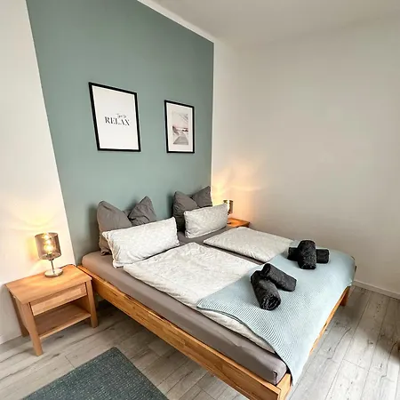 Helle Geraeumige 3r City-wohnung, Balkon Und Tv Streaming *