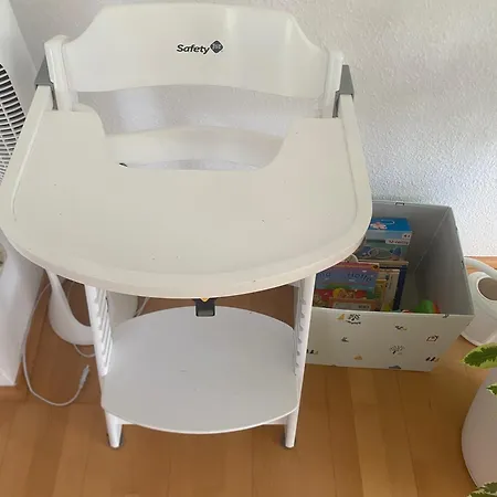 Helle Geraeumige 3r City-wohnung, Balkon Und Tv Streaming * Magdeburg