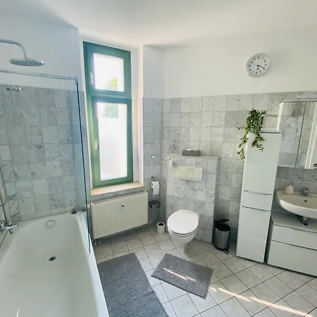 Apartment Helle Geraeumige 3r City-wohnung, Balkon Und Tv Streaming Magdeburg