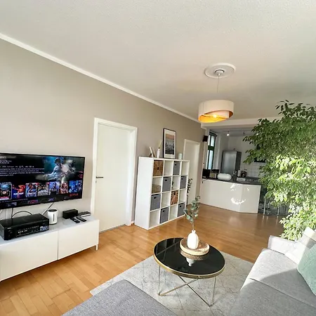 Apartment Helle Geraeumige 3r City-wohnung, Balkon Und Tv Streaming *