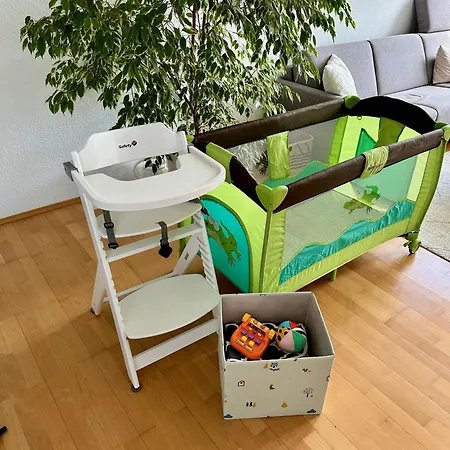 Helle Geraeumige 3r City-wohnung, Balkon Und Tv Streaming Apartment