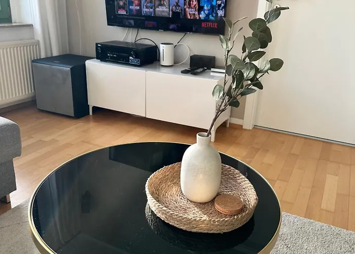 Helle Geraeumige 3r City-wohnung, Balkon Und Tv Streaming Магдебург