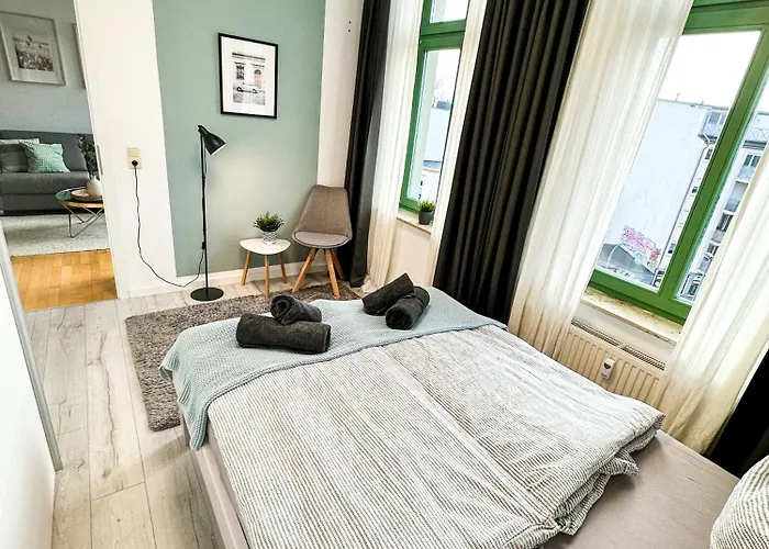 Helle Geraeumige 3r City-wohnung, Balkon Und Tv Streaming * マクデブルク