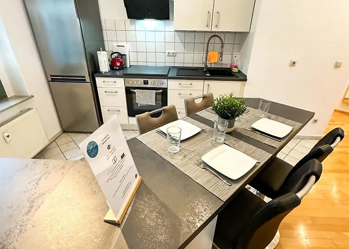 アパート Helle Geraeumige 3r City-wohnung, Balkon Und Tv Streaming マクデブルク