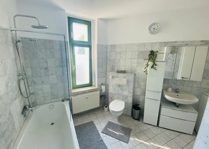 Апартаменты Helle Geraeumige 3r City-wohnung, Balkon Und Tv Streaming Магдебург